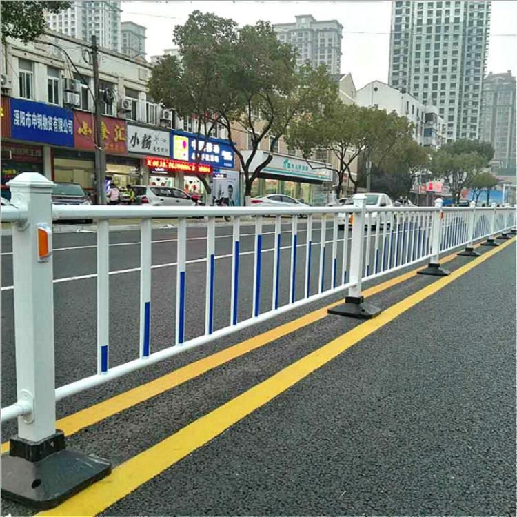 長沙市政道路護(hù)欄 馬路中間圍欄網(wǎng)